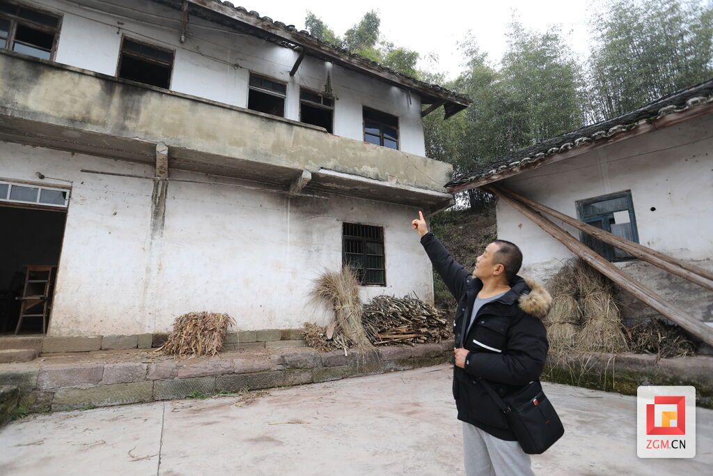何从高三十年前修建的小楼.JPG