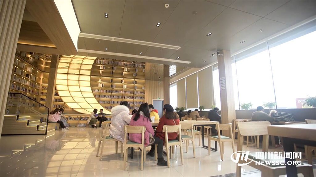 瀘州“這有光”城市書房1.jpg