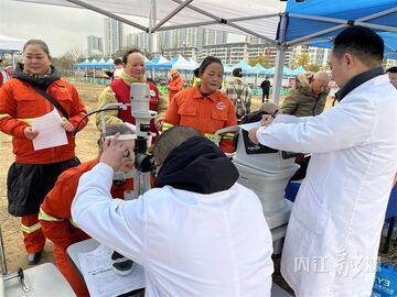 内自同城 | 内江以传统年俗致敬“城市美容师”