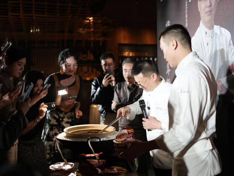 14D73C1E-793F-4CCE-BF00-0D1969738D6B