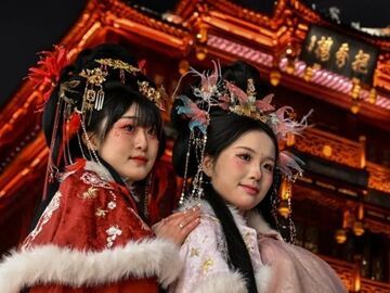 外媒：人们对中国越来越着迷！“Chinamaxxing”火热海外社交媒体