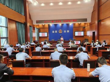 自贡：红十字救护员培训提升公安应急能力
