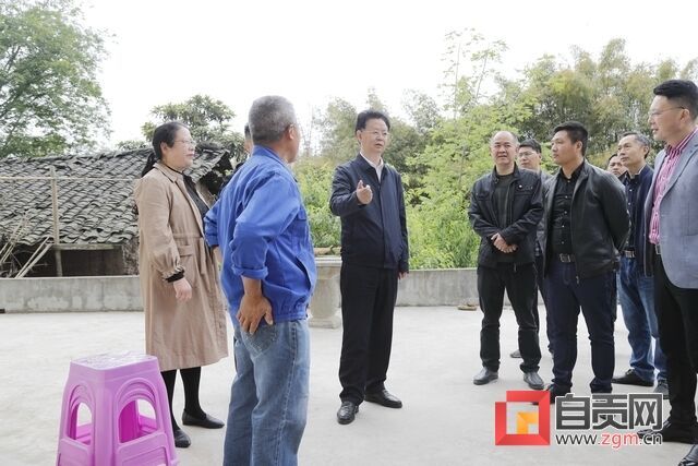 大安區(qū)委書記張昭國帶隊督查調(diào)研三多寨鎮(zhèn)脫貧攻堅工作及4A 級景區(qū)打造項目推進(jìn)情況 (3).JPG