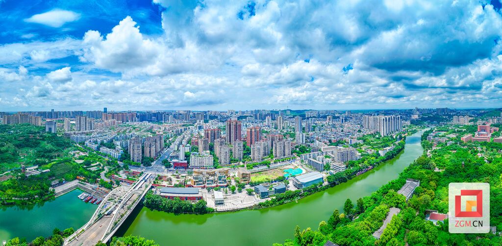 毛家坝大桥与城市高楼共同组成了自贡的新天际线 记者 宋姿熠 摄.jpg