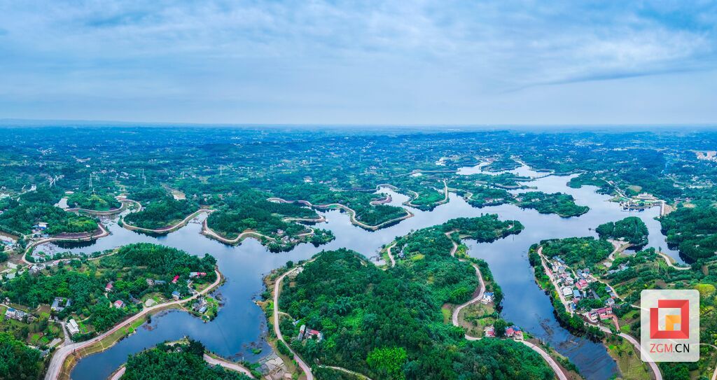 航拍青龙湖 记者 宋姿熠 摄.jpg