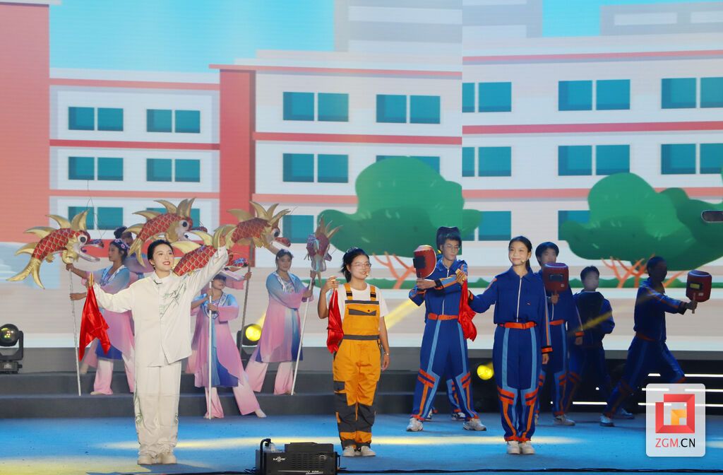 音乐快板《职校新声》记者 陈凡逸 摄.JPG