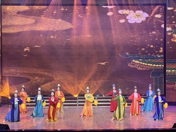 自贡市纪念第116个“三八”国际妇女节展演活动举行