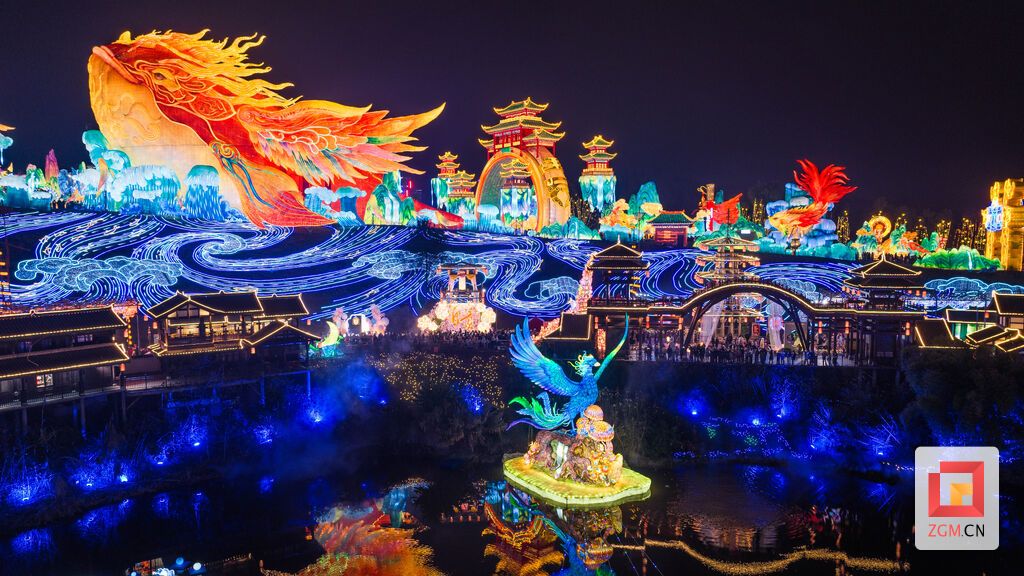 个主题灯组交相辉映，构成一幅流光溢彩的壮丽画卷 记者 宋姿熠 摄.jpg