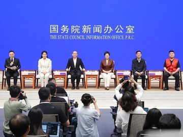成都“小牛哥”亮相中外记者见面会：这些年，骑手们赢得了尊重、拥有了保障、收获了温暖