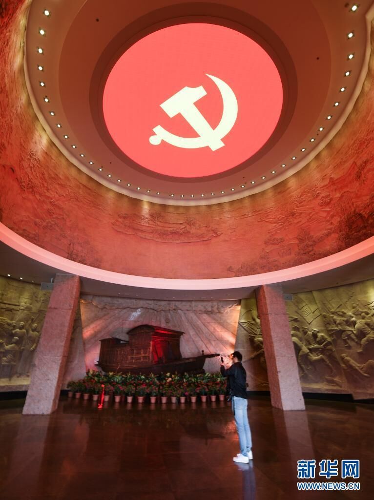 游客参观南湖革命纪念馆（2020年10月28日摄）。新华社记者 徐昱 摄