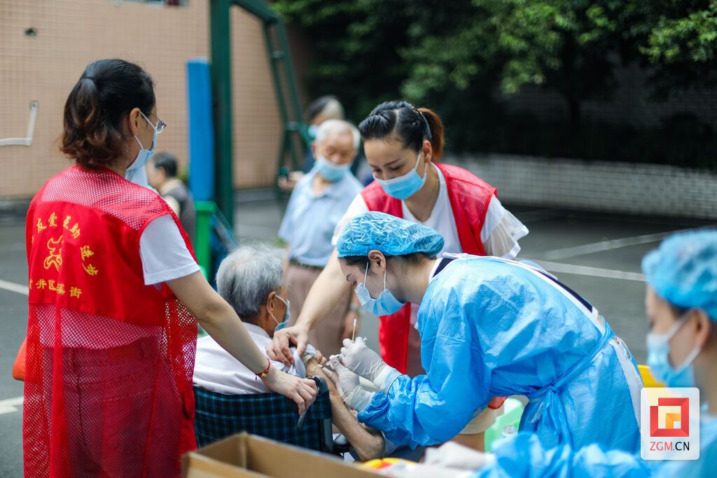 志愿服務(wù)溫暖鹽都5.jpg