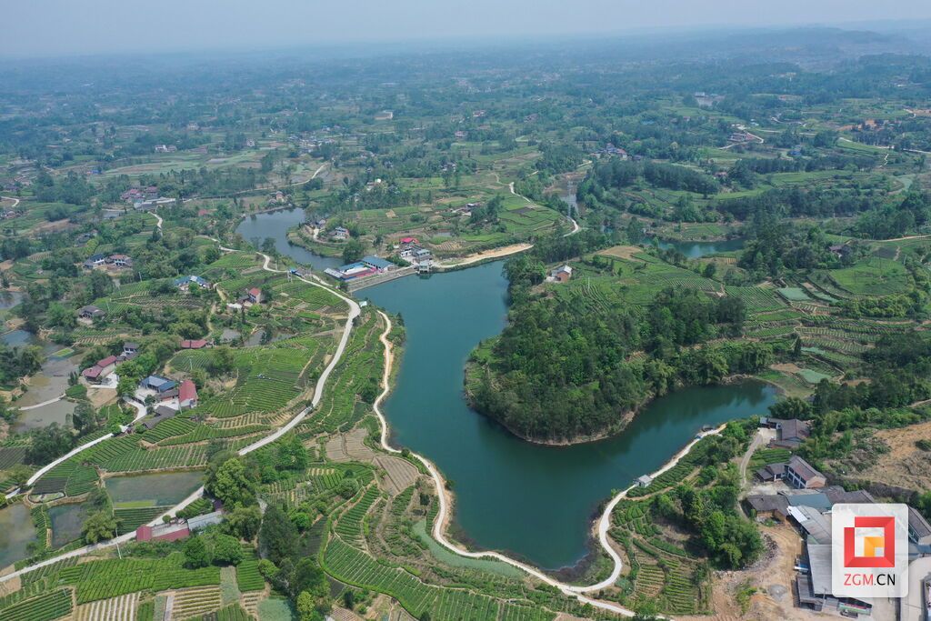 山青水秀的一洞桥村