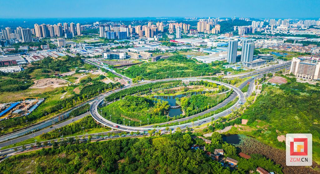 蜿蜒的交通动脉,遇见蓬勃的产业心跳 记者 宋姿熠 摄 (2).jpg