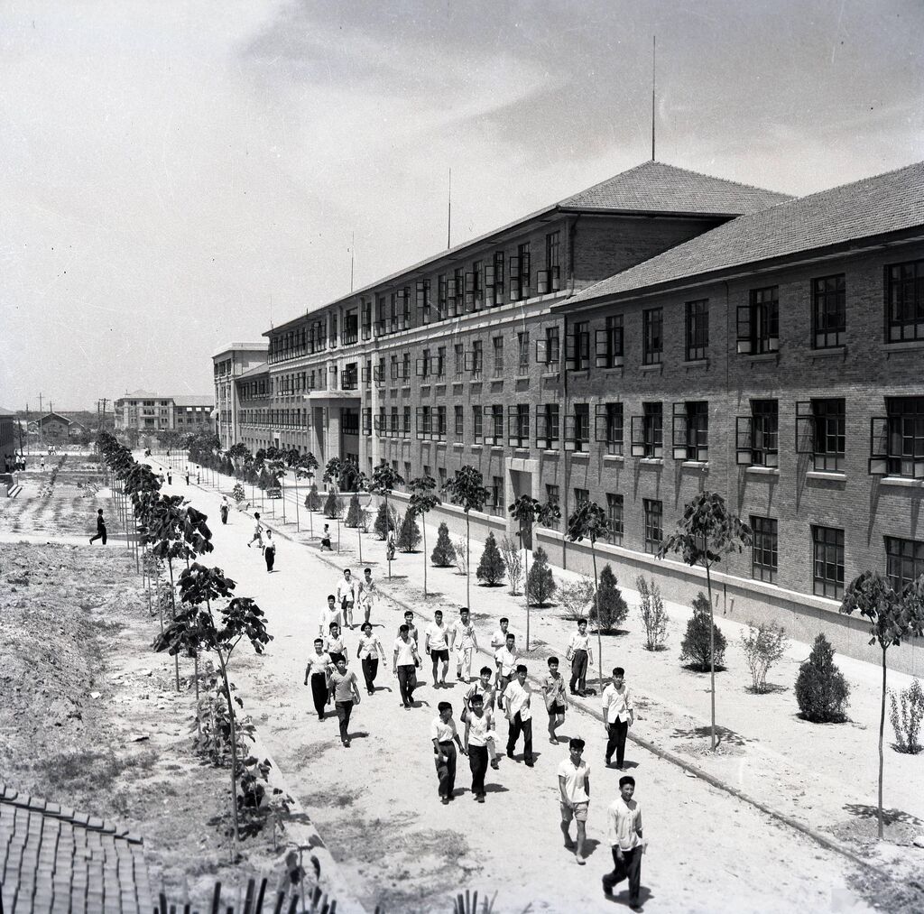 1959年拍摄的西迁后的交通大学校园一景（资料照片）。