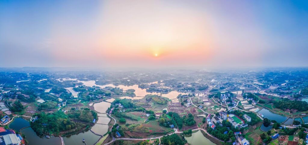 湖岸线与阡陌纵横的田畴紧密相依 记者 宋姿熠 摄.jpg