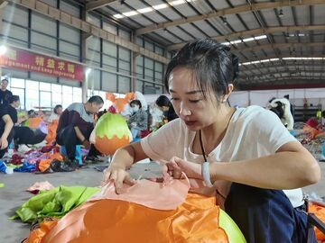 企业直接进课堂“挑人” 这个彩灯培训班有点意思