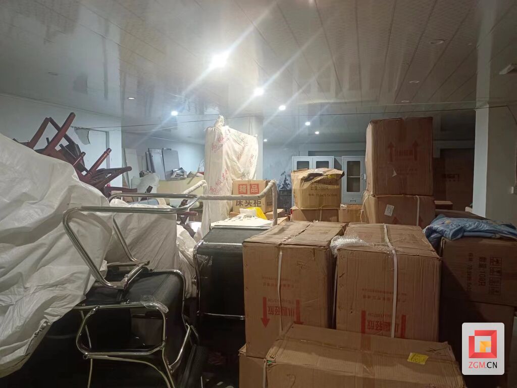 占用疏散通道.jpg