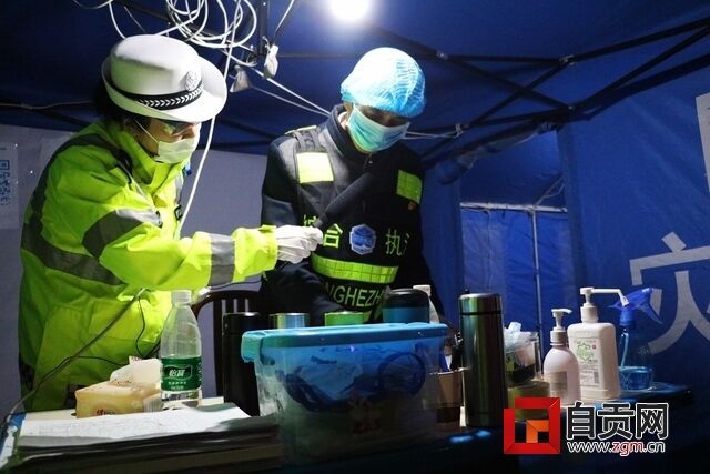 陳翠微在進行大安交警防疫直播.jpeg