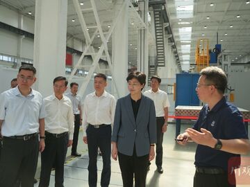 施小琳在成都市、宜宾市调研时强调：坚持以科技创新引领产业创新，做强经济向新向优发展新动能