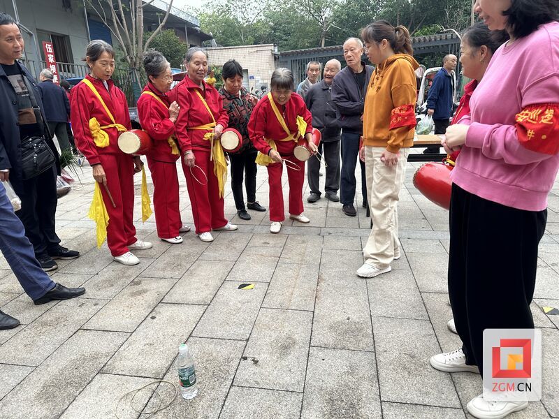 三八路社区开展健康敬老相伴乐游文化活动（1）.jpg