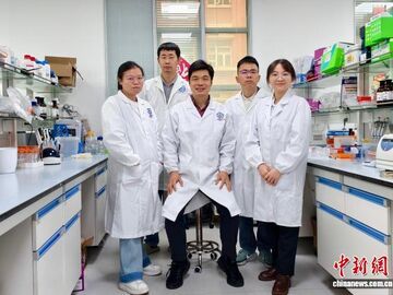 安全高效“快递”健康胶囊 中国科学家研发重大疾病全新治疗方案