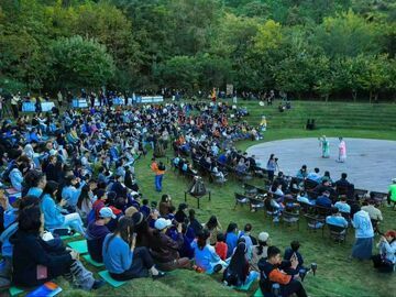 她的舞台在大凉山：一名脱贫彝族青年找到“第二种轨道”