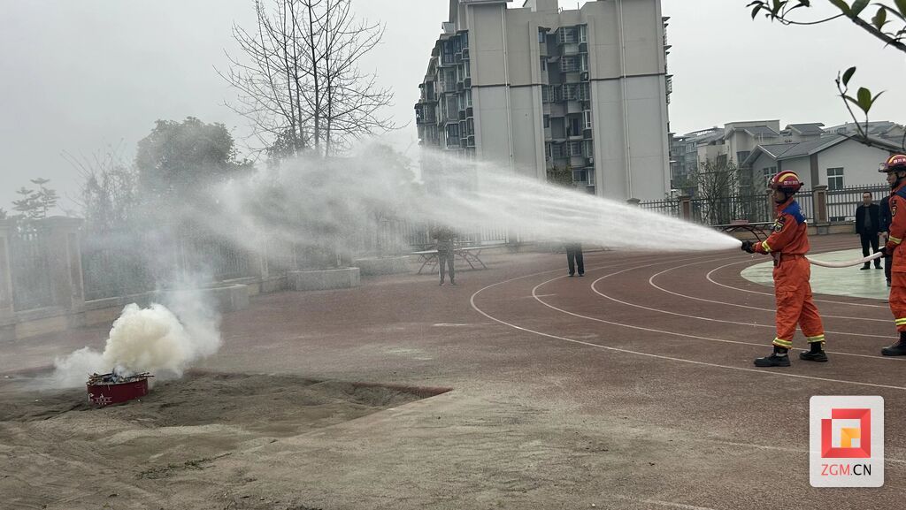 消防演示3.jpg