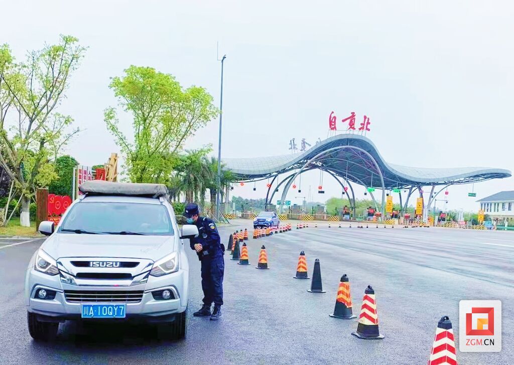 高速路口查驗、.jpg