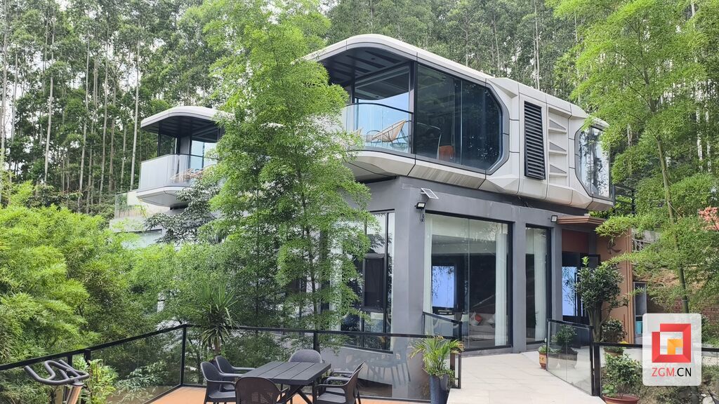 山林间的“穹顶民宿”.jpg