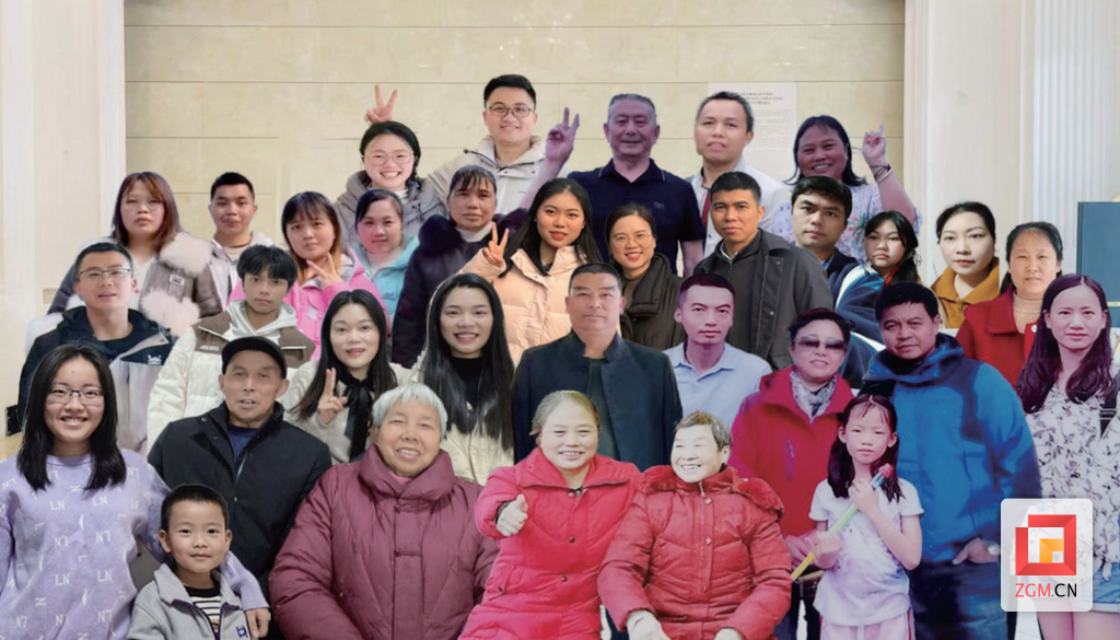因为组里人口流动,多数村民的全家福靠电脑技术拼凑而成(《组谱》节选).png