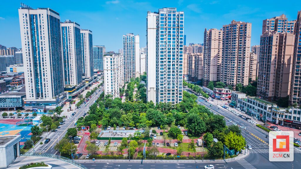 华商国际城三期配建的公共停车场。 宋姿熠摄.jpg