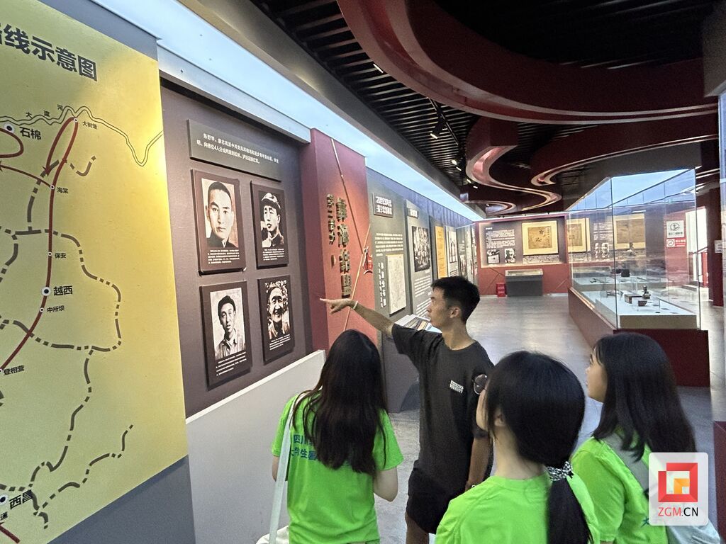 學習先烈事跡.jpg