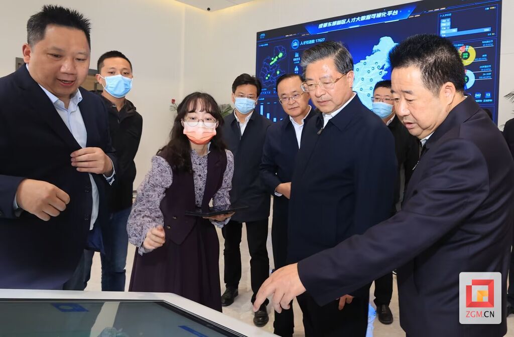 自貢市黨政代表團(tuán)在成都西部金融創(chuàng)新中心考察學(xué)習(xí)1.jpg