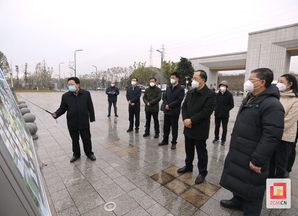 省政协副主席杜和平到达四川轻化工大学本部新校区调研学校建设及办学情况.JPG