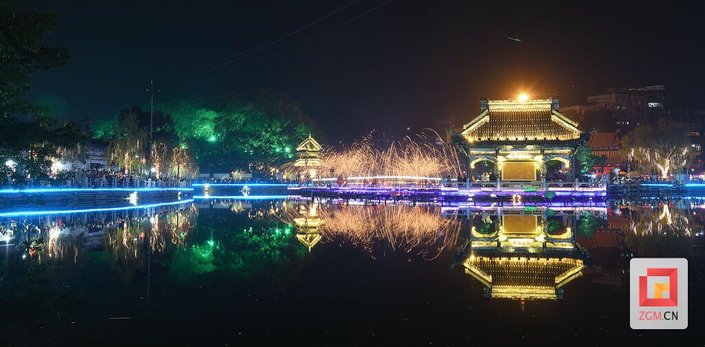 袁利軍《富順西湖非遺鐵花》.jpg