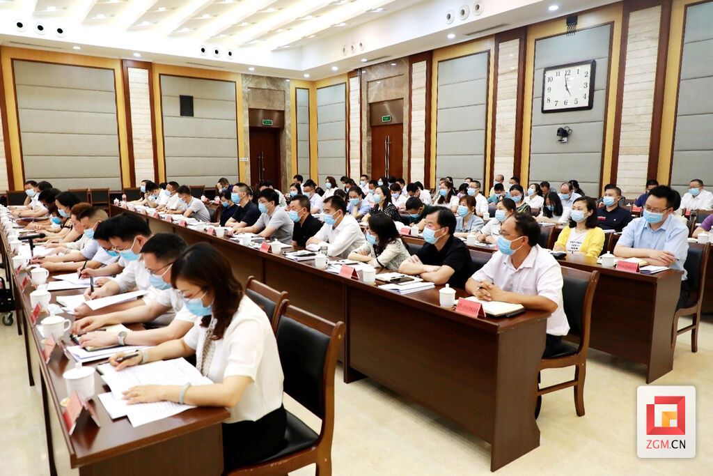 理論學(xué)習(xí)中心組2.jpg