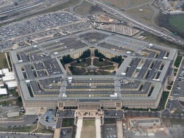 美国前空军部长被指泄露“空军一号”机密