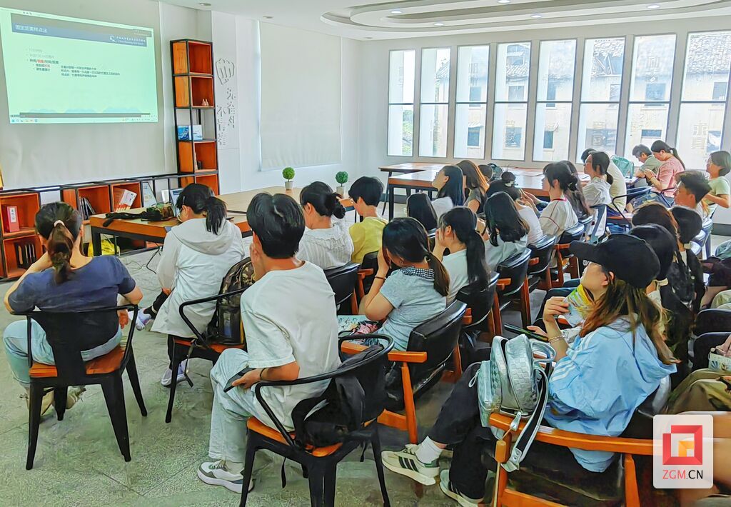 志愿者培训.jpg