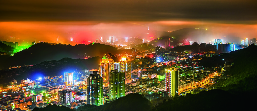 兴义市城市新貌。兴义市融媒体中心记者 张霆 摄