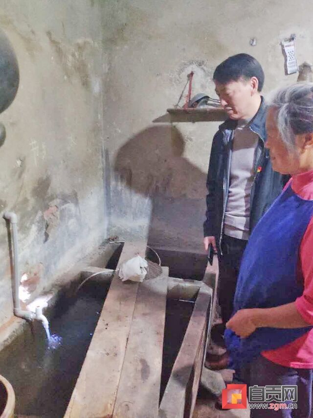 自來水流入水缸.jpg