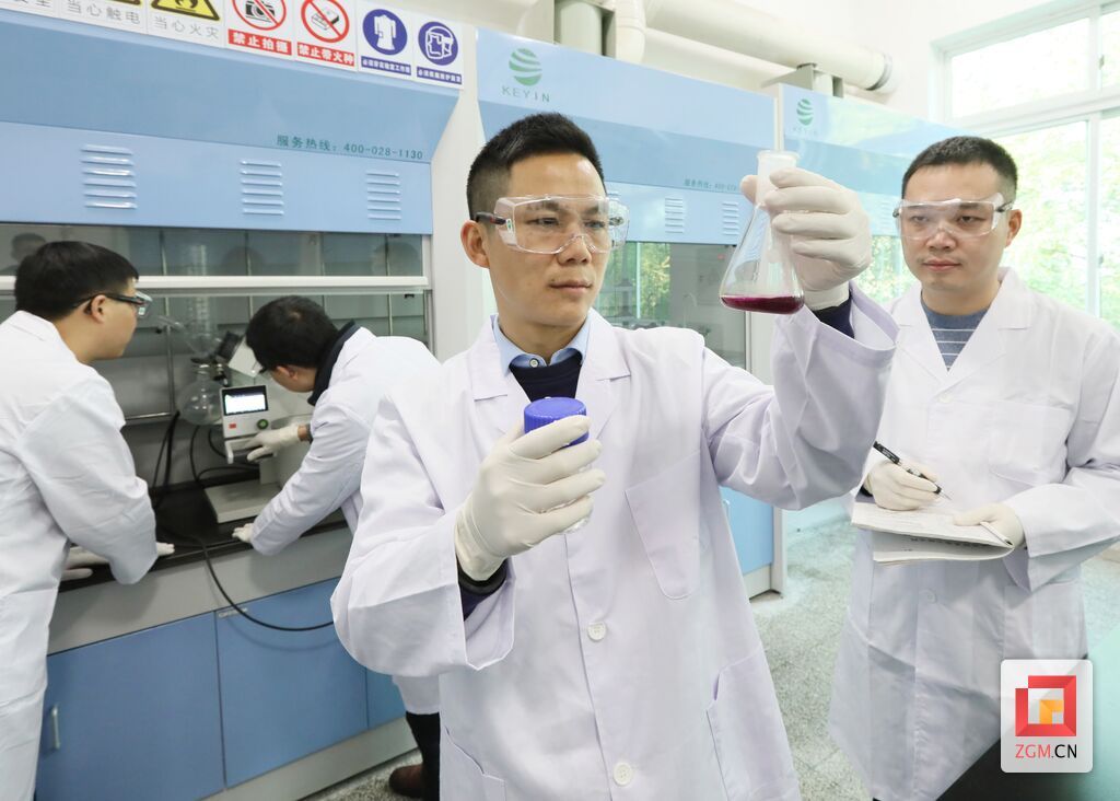 中昊晨光化工研究院有限公司特種氟橡膠青年創(chuàng)新團隊成功研制高性能氟橡膠產(chǎn)品必需的特種改性單體.jpg