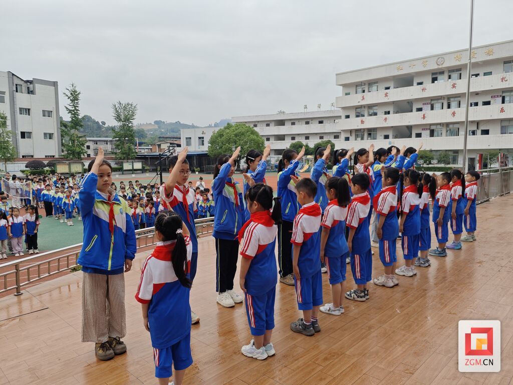 双古学校.jpg