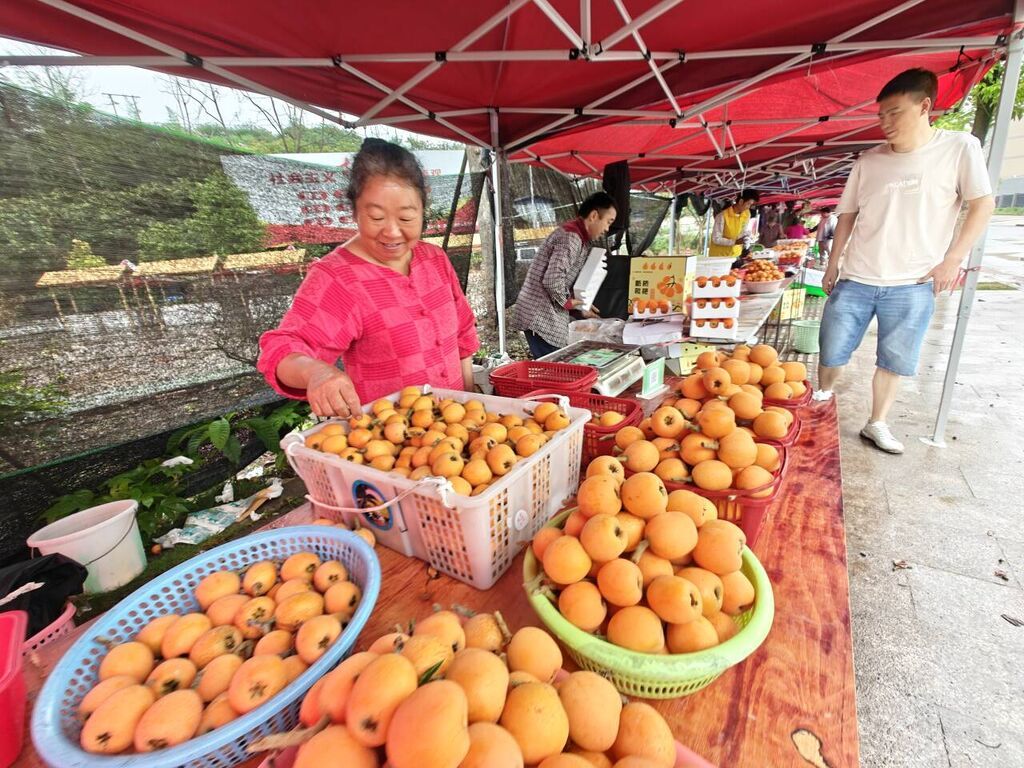 批发零售两不误.jpg