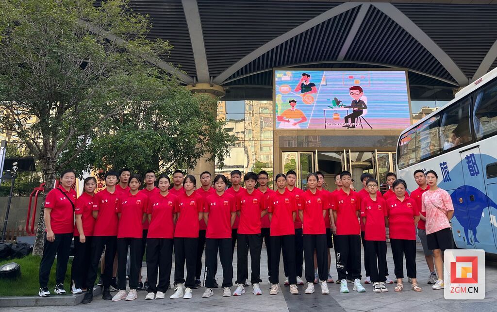 我市拳擊隊(duì)出征合照.jpg