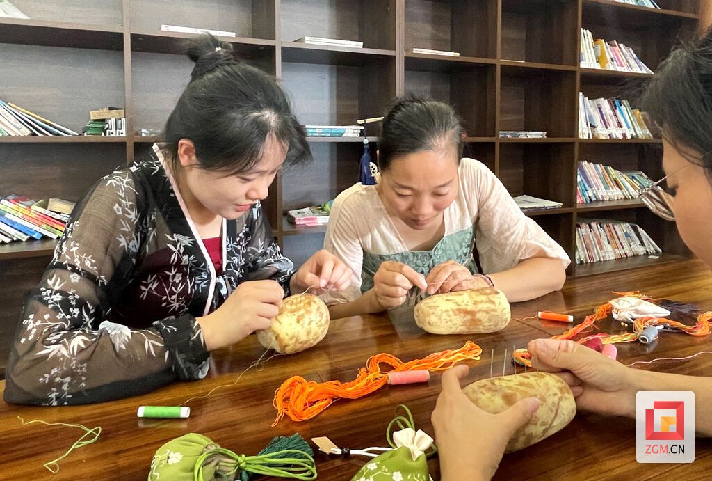 六房村舉行乞巧活動.jpg