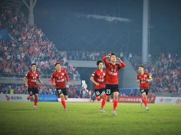 多图直击｜燃爆南湖 川超自贡迎战凉山精彩掠影