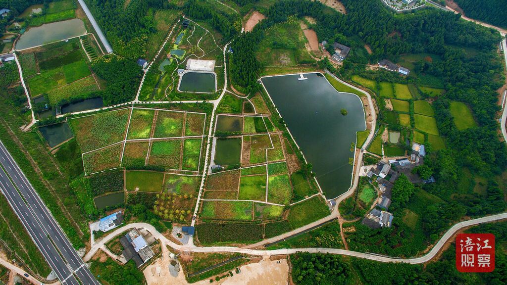 四好農(nóng)村公路2_1.jpg