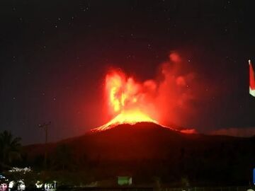 印尼一火山连续两次喷发　我总领馆发布安全提醒