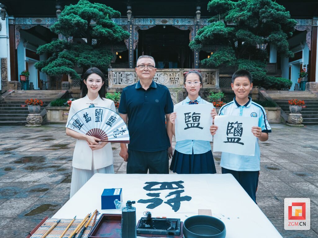 师生互动 (7).jpg