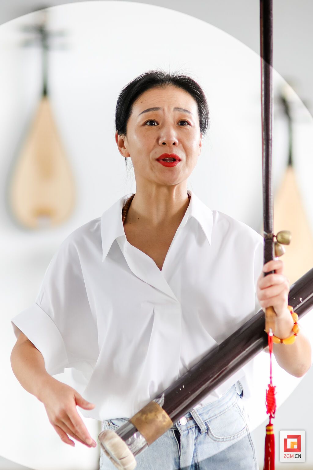 自貢市歌舞曲藝演藝中心演員林萍。長(zhǎng)期堅(jiān)持在演出第一線,集策劃、編劇、演員于一身，一專多能，多次獲得全國(guó)、省級(jí)獎(jiǎng)勵(lì)，為自貢市的文藝事業(yè)作出了突出貢獻(xiàn)。